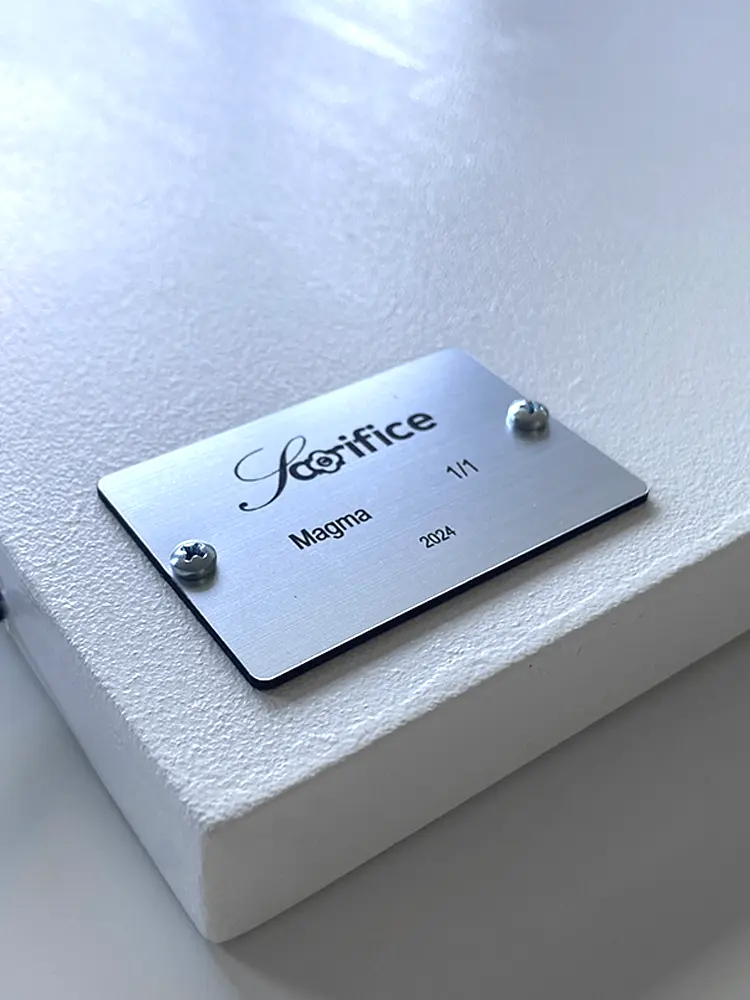 Magma plaque